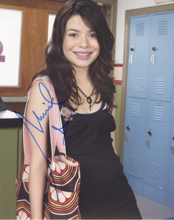 Miranda Cosgrove autograph