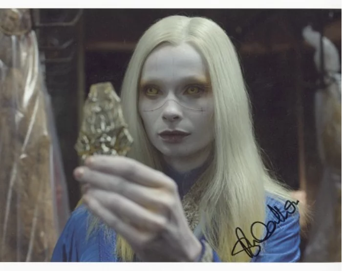 Anna Walton autograph