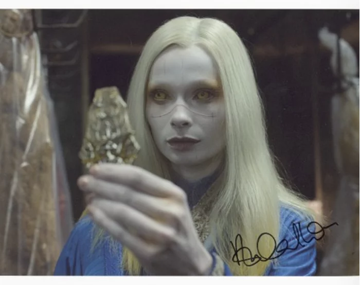 Anna Walton autograph