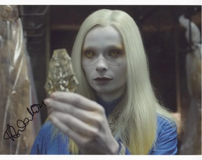 Anna Walton autograph