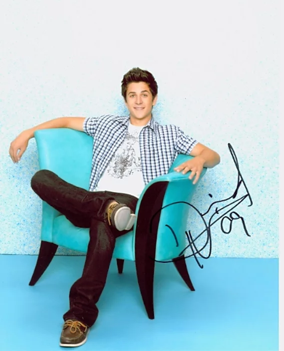 David Henrie autograph