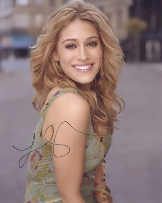 Lizzy Caplan autograph