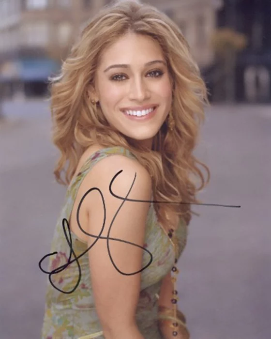 Lizzy Caplan autograph