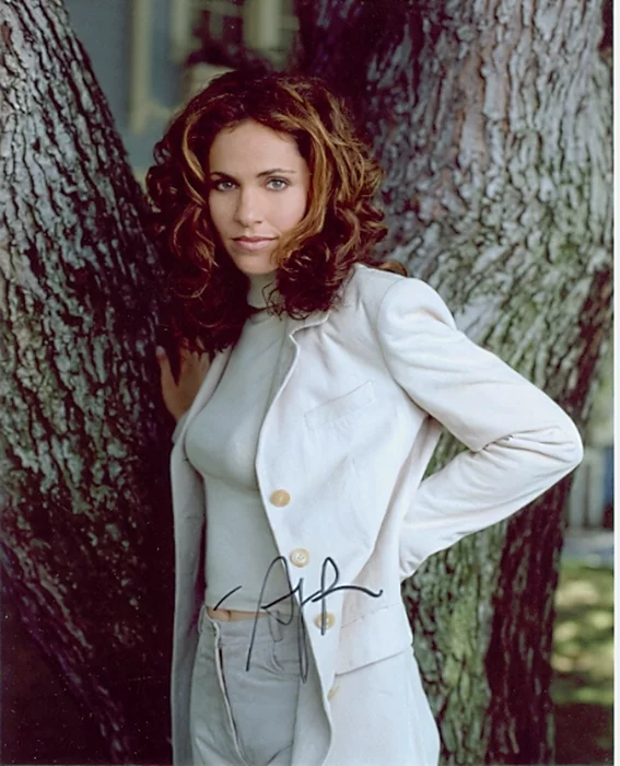 Amy Brenneman autograph