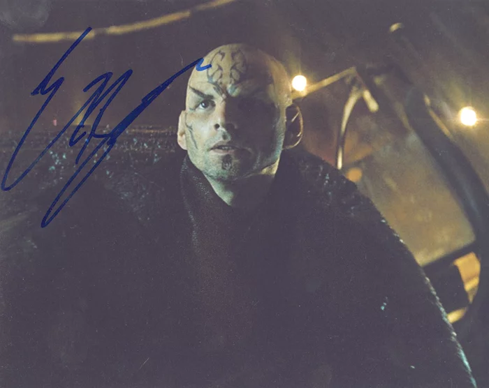 Eric Bana autograph