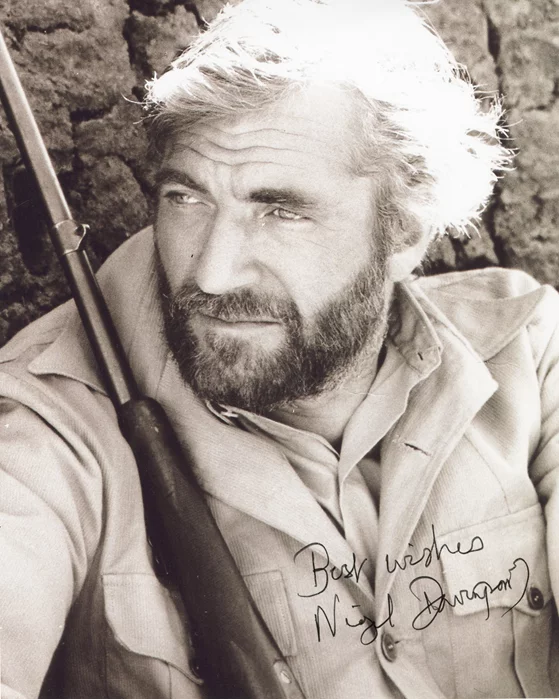 Nigel Davenport autograph