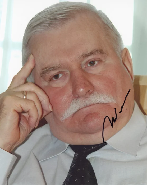 Lech Walesa autograph