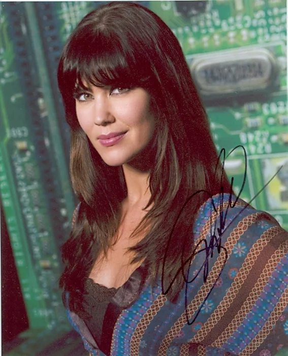 Sarah Lancaster autograph