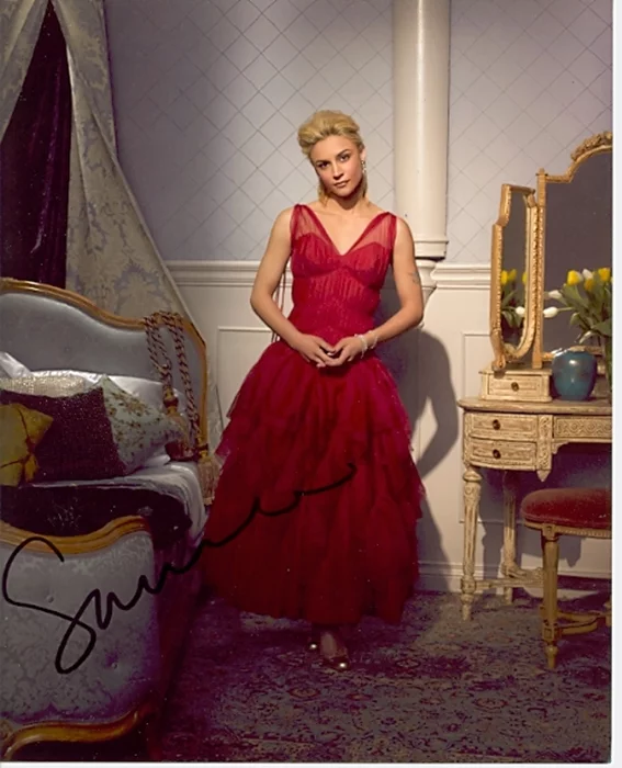 Samaire Armstrong autograph