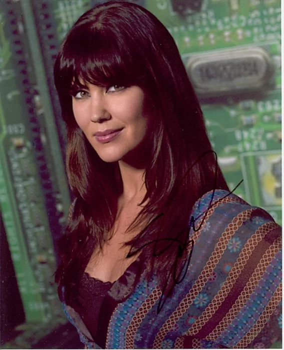 Sarah Lancaster autograph