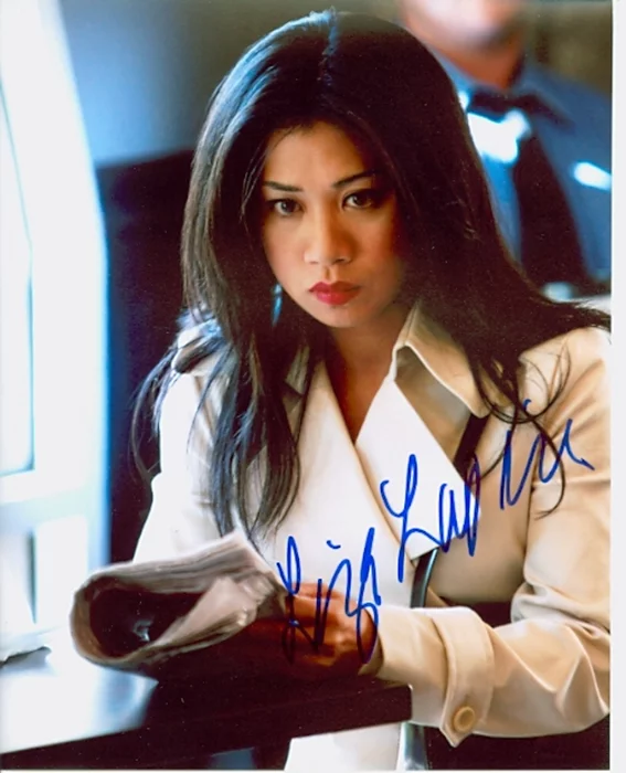Liza Lapira autograph