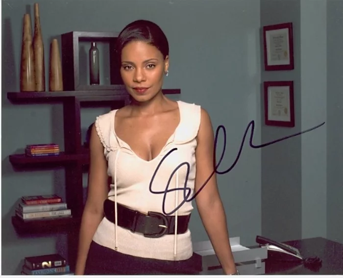 Sanaa Lathan autograph