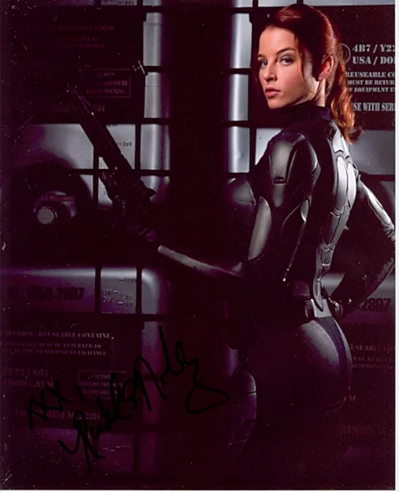 Rachel Nichols autograph