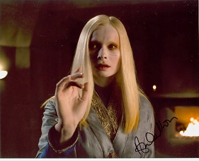 Anna Walton autograph