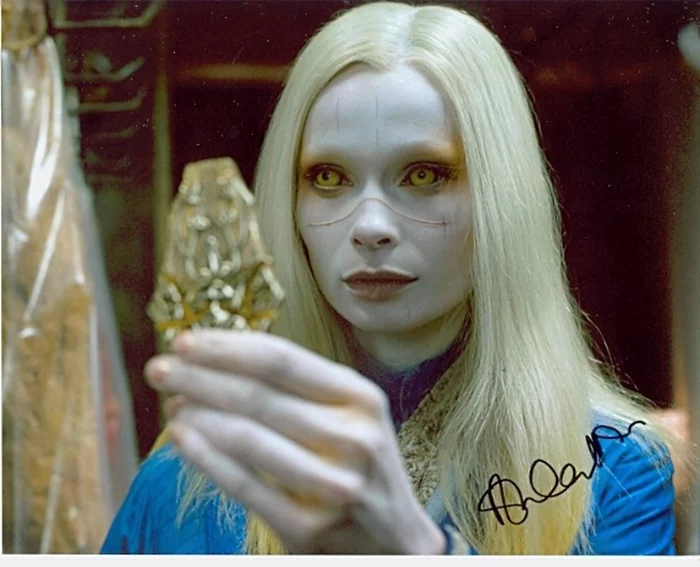 Anna Walton autograph