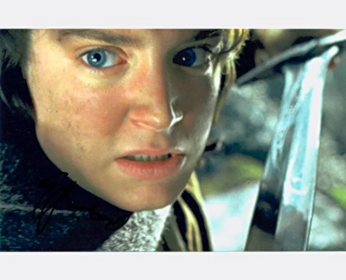 Elijah Wood autograph
