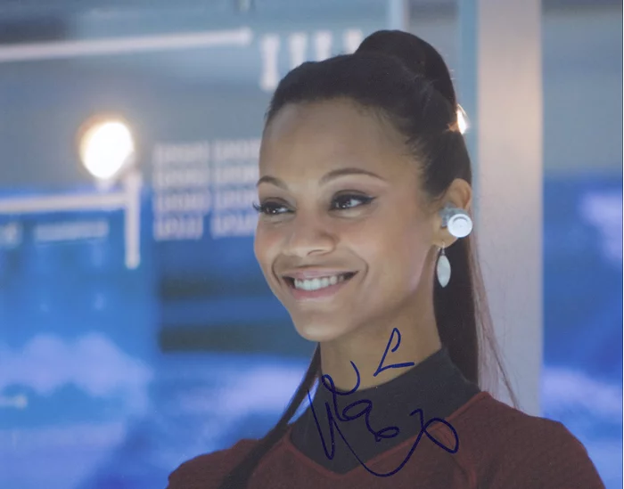 Zoe Saldana autograph
