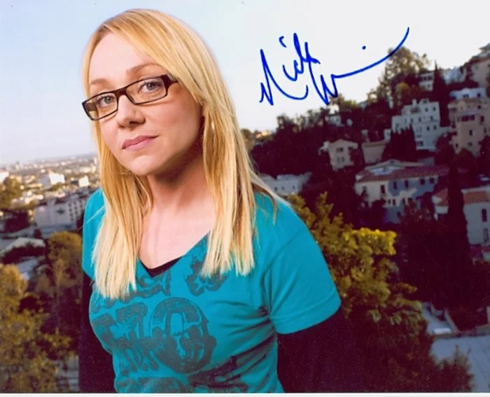 Nicole Sullivan autograph