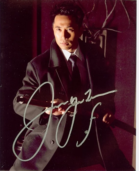 James Kyson Lee autograph