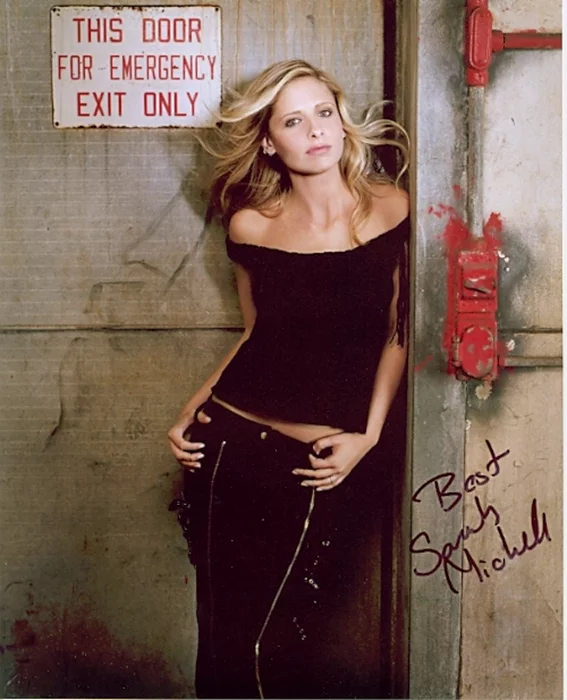 Sarah Michelle Gellar autograph
