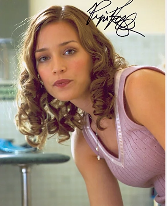 Piper Perabo autograph