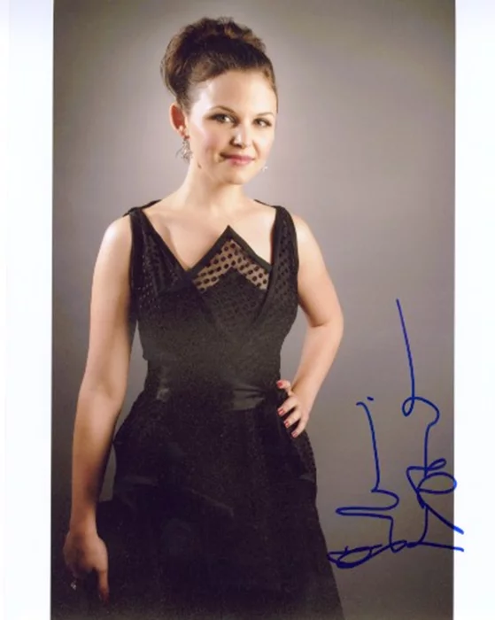 Ginnifer Goodwin autograph
