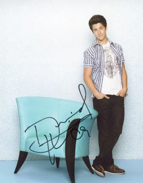 David Henrie autograph