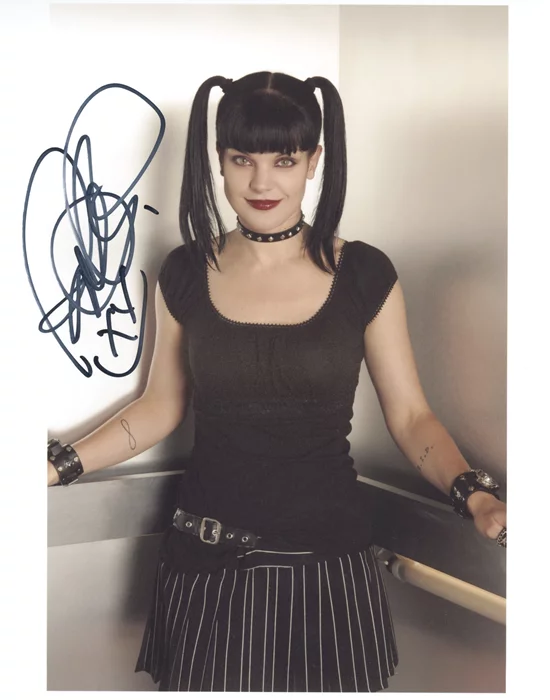 Pauley Perrette autograph