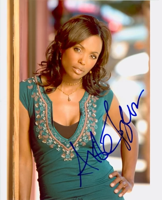 Aisha Tyler autograph