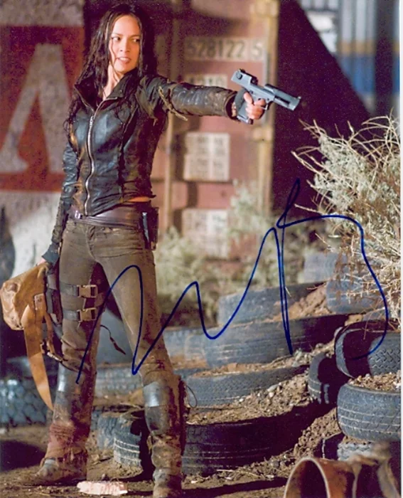 Moon Bloodgood autograph