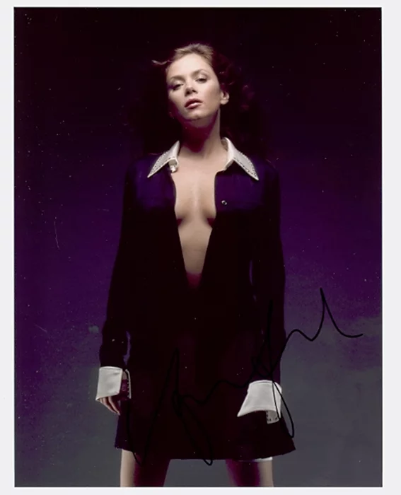 Anna Friel autograph