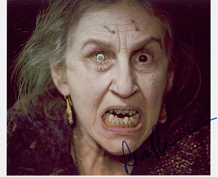 Lorna Raver autograph