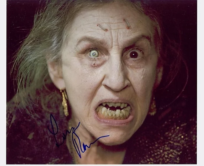 Lorna Raver autograph