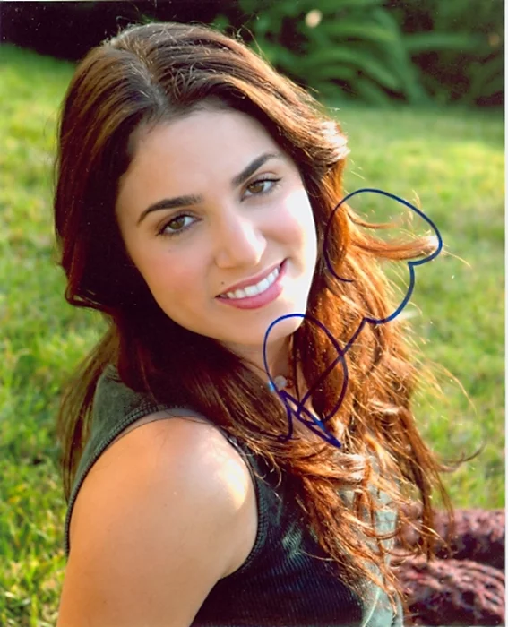 Nikki Reed autograph