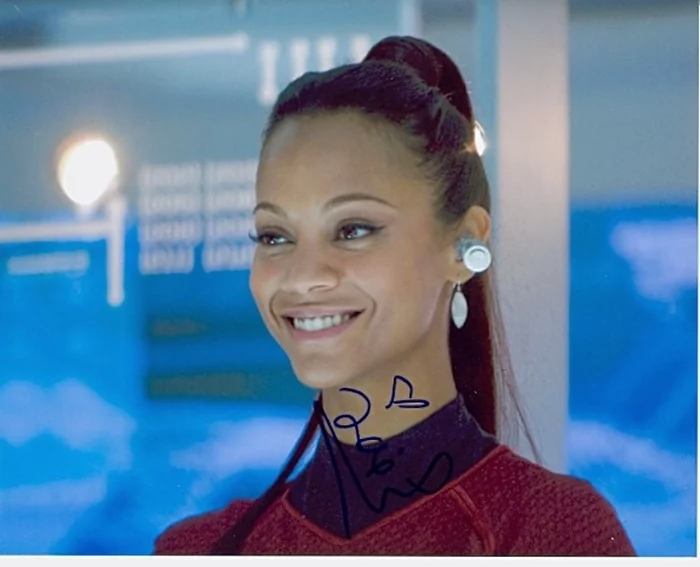 Zoe Saldana autograph