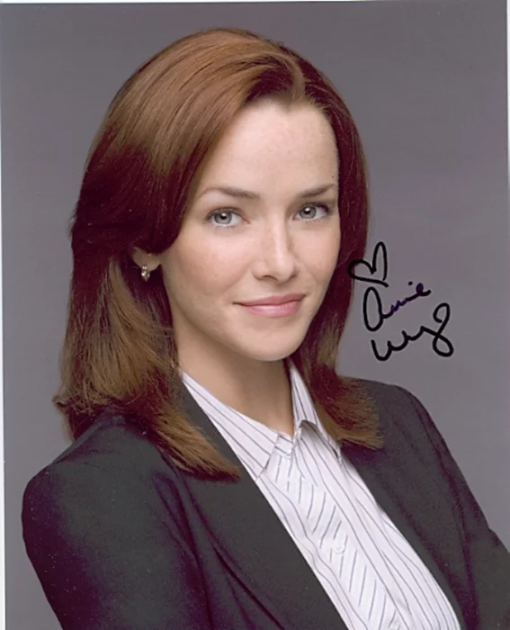 Annie Wersching autograph