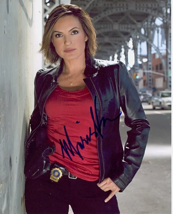Mariska Hargitay autograph