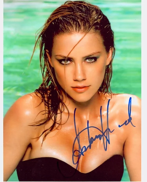 Amber Heard autograph