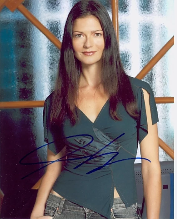 Jill Hennessy autograph
