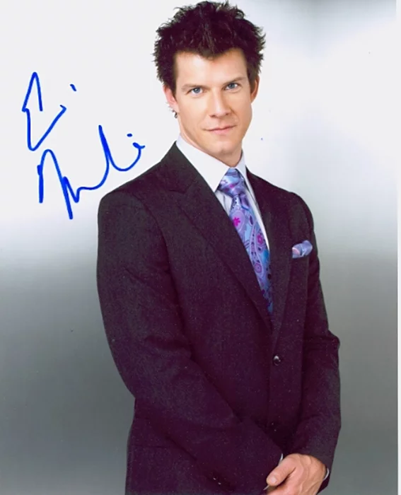 Eric Mabius autograph
