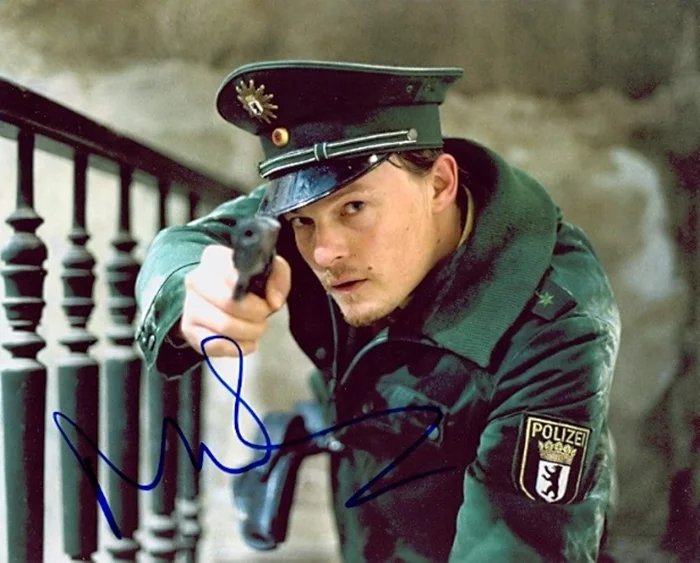 Norman Reedus autograph