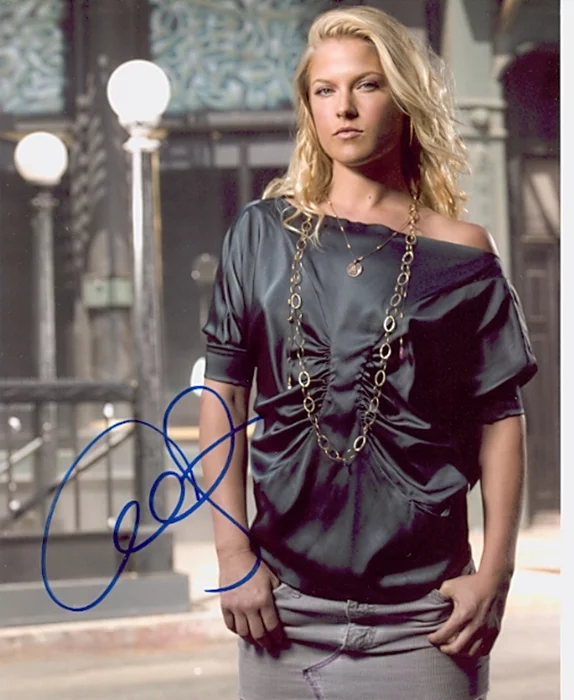 Ali Larter autograph
