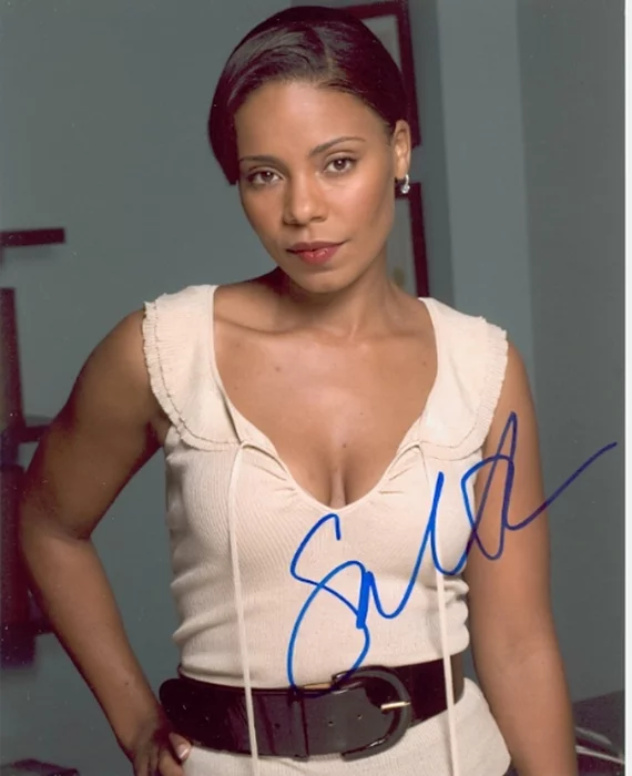 Sanaa Lathan autograph