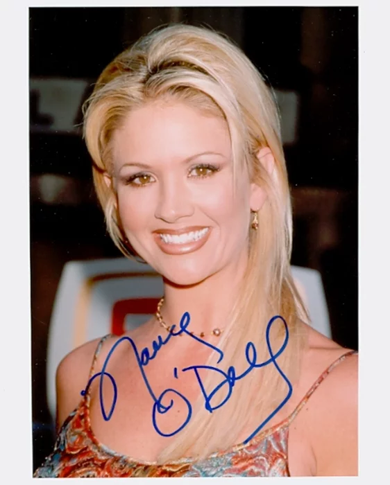 Nancy O'Dell autograph