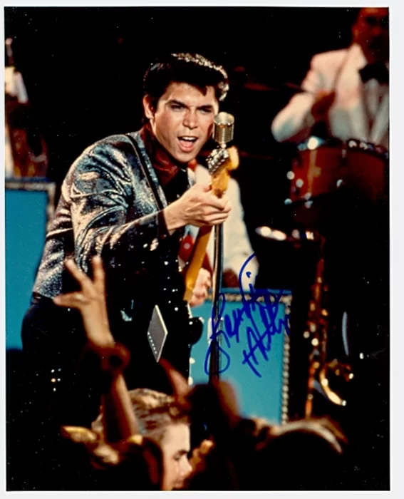 Lou Diamond Phillips autograph