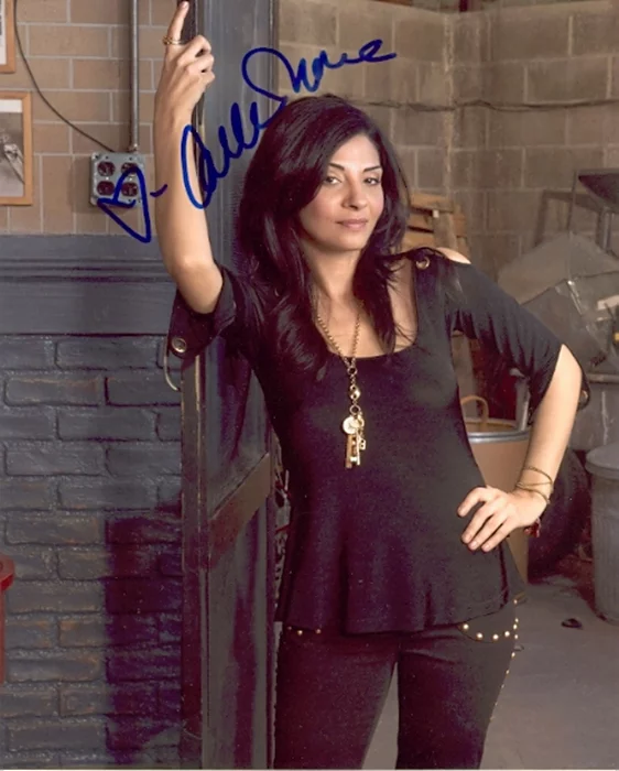 Callie Thorne autograph