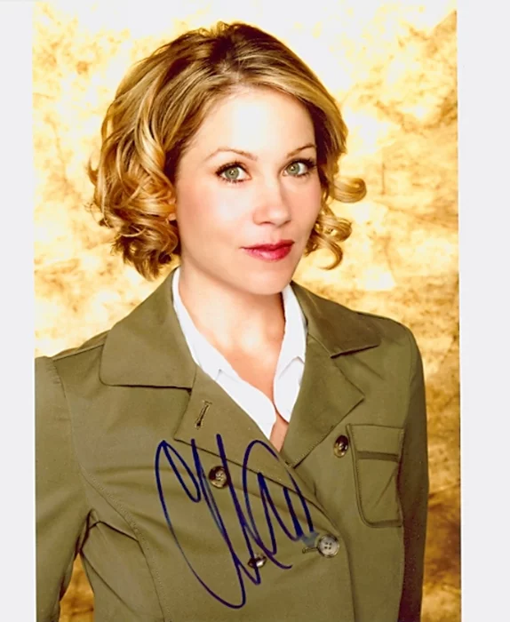 Christina Applegate autograph