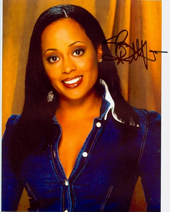 Essence Atkins autograph
