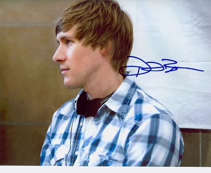Dustin Black autograph