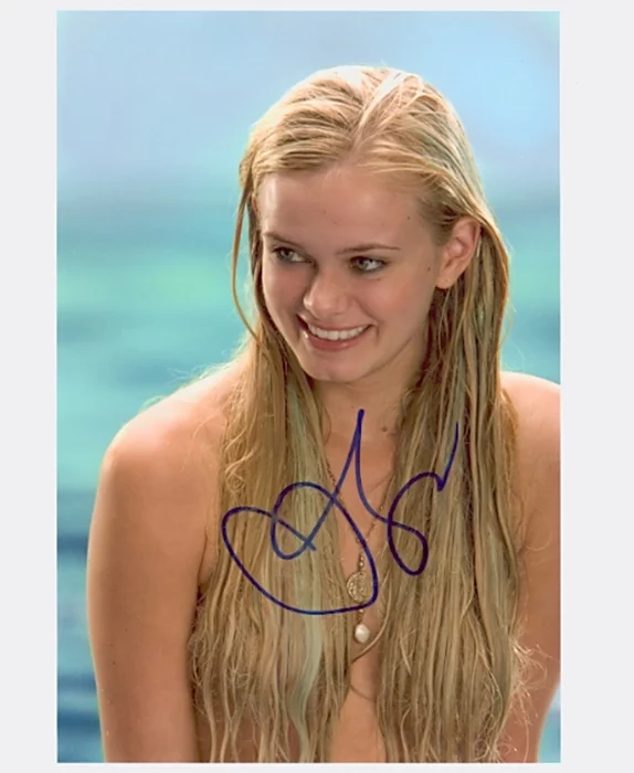 Sara Paxton autograph